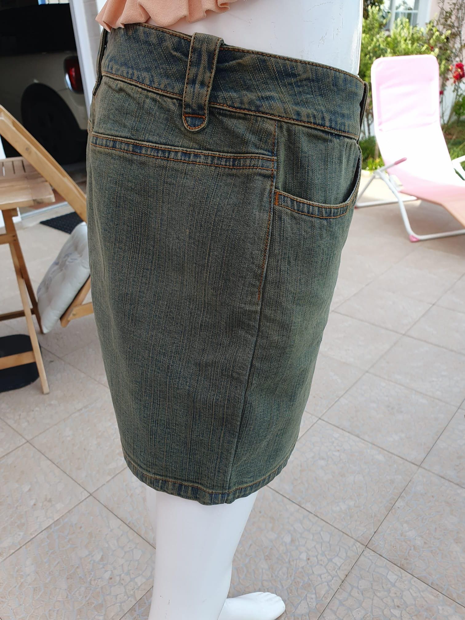 Vintage Minijupe taille basse en denim vieilli à Lacets — Taille 36 FR