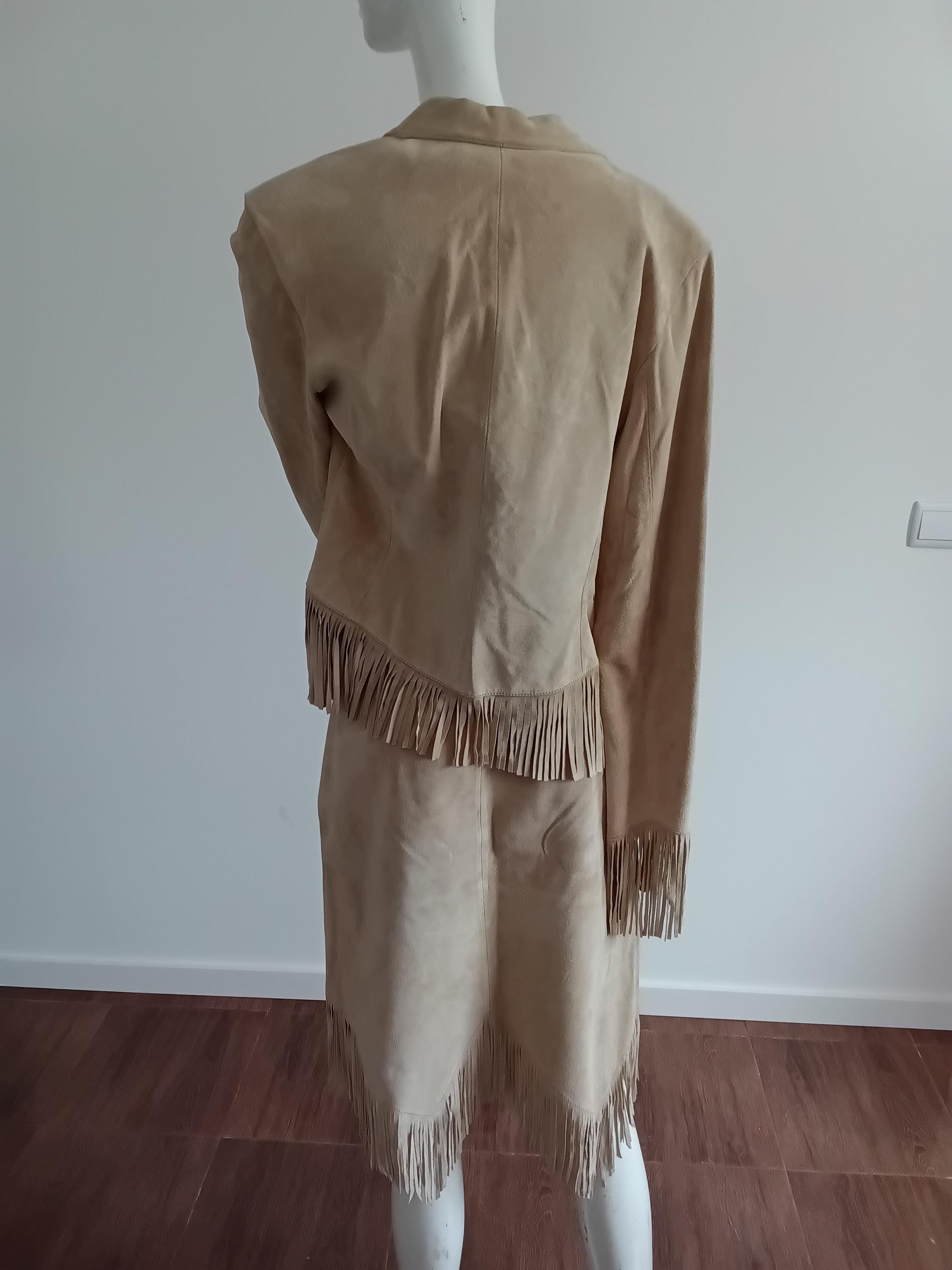 Vintage Tailleur jupe en cuir velours beige