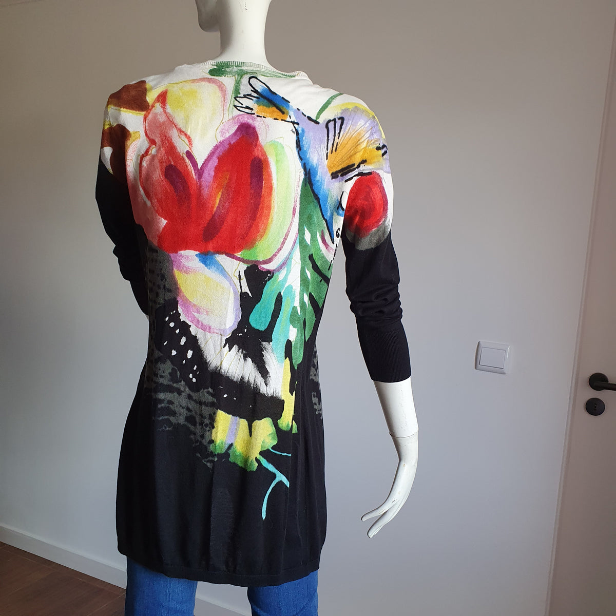 Gilet jacquard multicolore — vue de dos, imprimé floral expressionniste