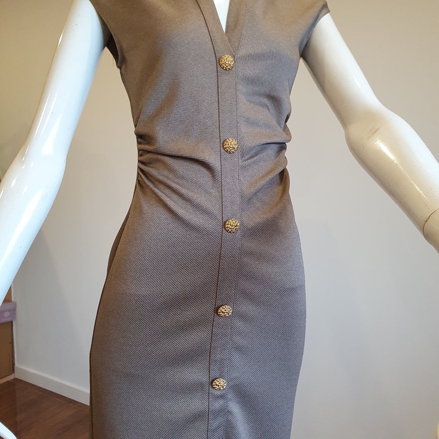Robe Fourreau Taupe Chiné - Boutons Dorés ciselés (T. 36)