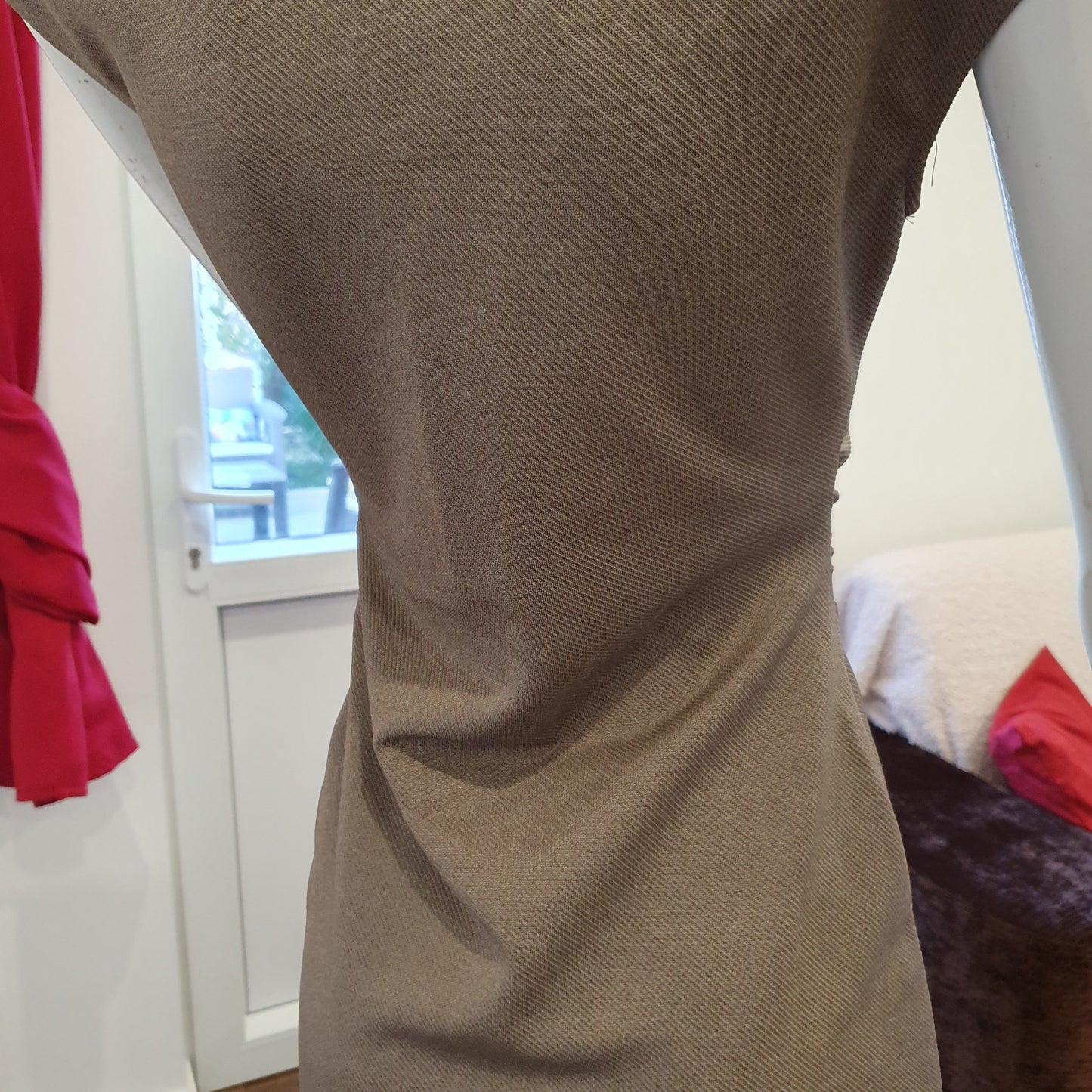 Robe Fourreau Taupe Chiné - Boutons Dorés ciselés (T. 36)