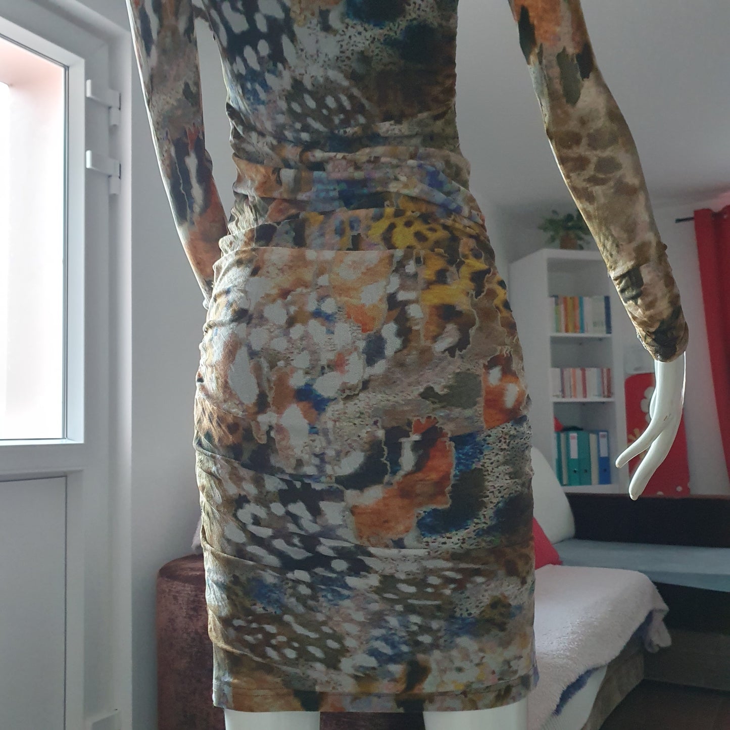 Robe Fourreau Drapée Madeleine — Imprimé Artistique (T. 36)