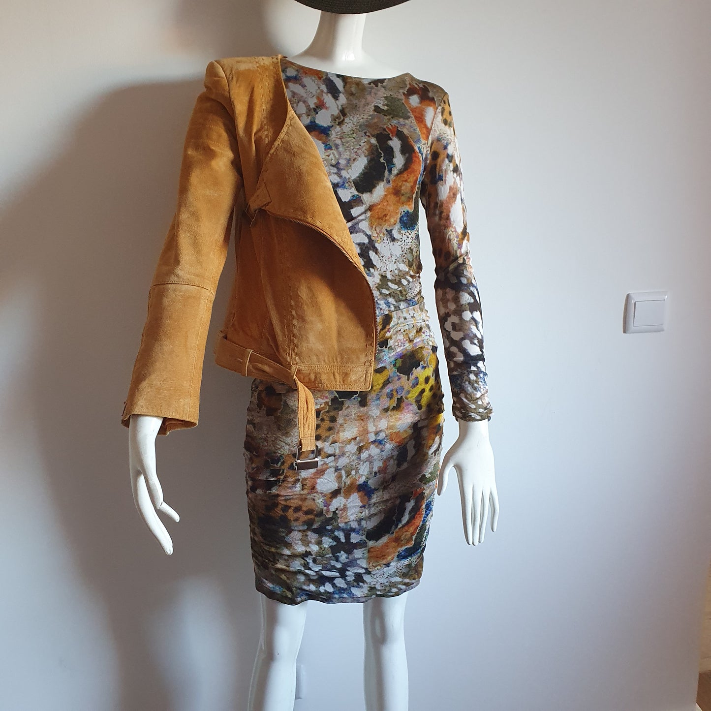 Robe Fourreau Drapée Madeleine — Imprimé Artistique (T. 36)