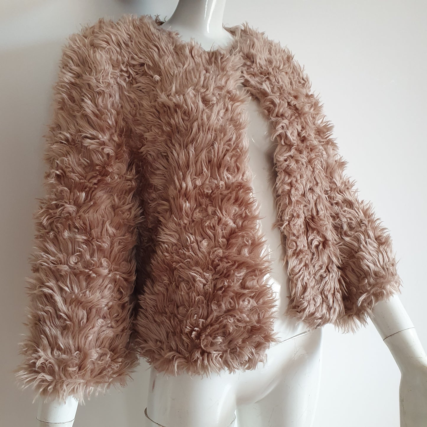 Veste courte effet poils Vieux Rose — La Fée Maraboutée (T. 38)
