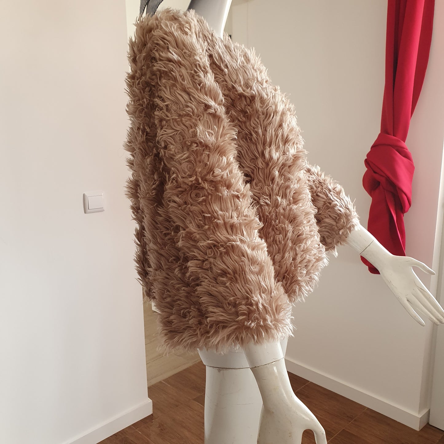 Veste courte effet poils Vieux Rose — La Fée Maraboutée (T. 38)