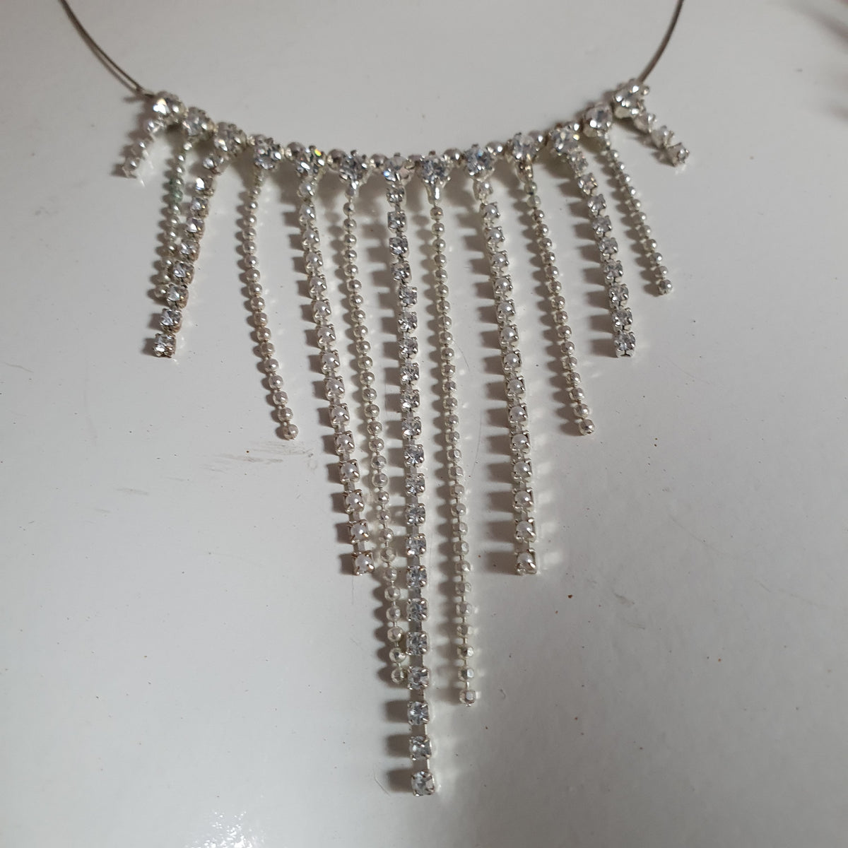 Collier Ras-de-Cou Strass Franges Argenté — Bijou de Soirée