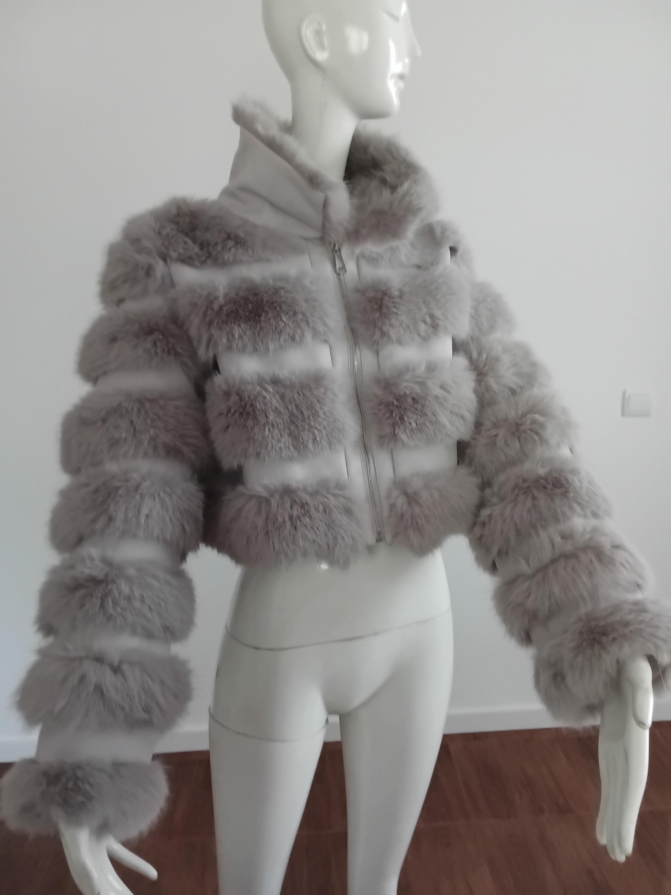 Veste Vintage Fausse Fourrure Gris Perle — Style Années 2000 — Taille S/M
