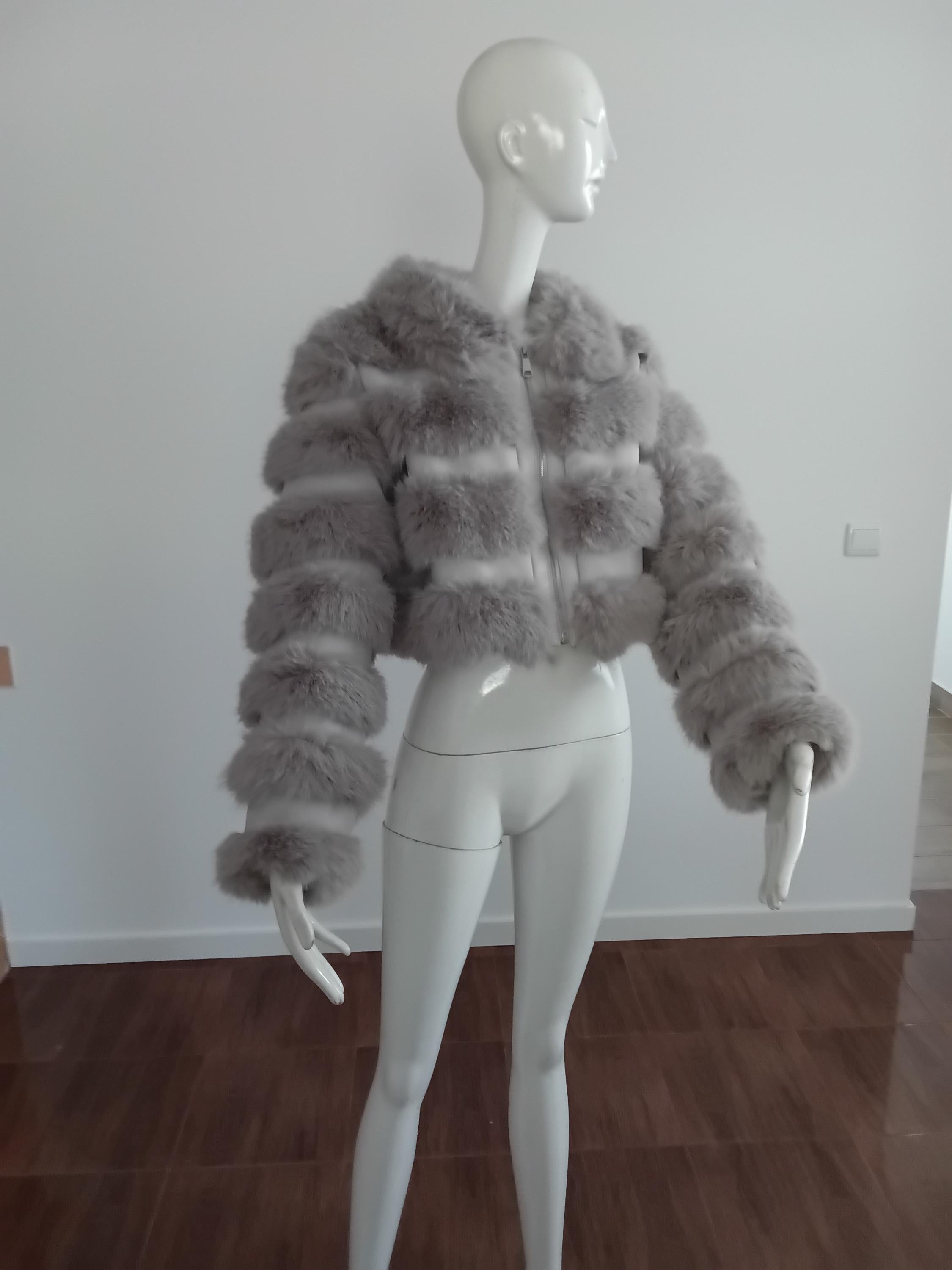 Veste Vintage Fausse Fourrure Gris Perle — Style Années 2000 — Taille S/M