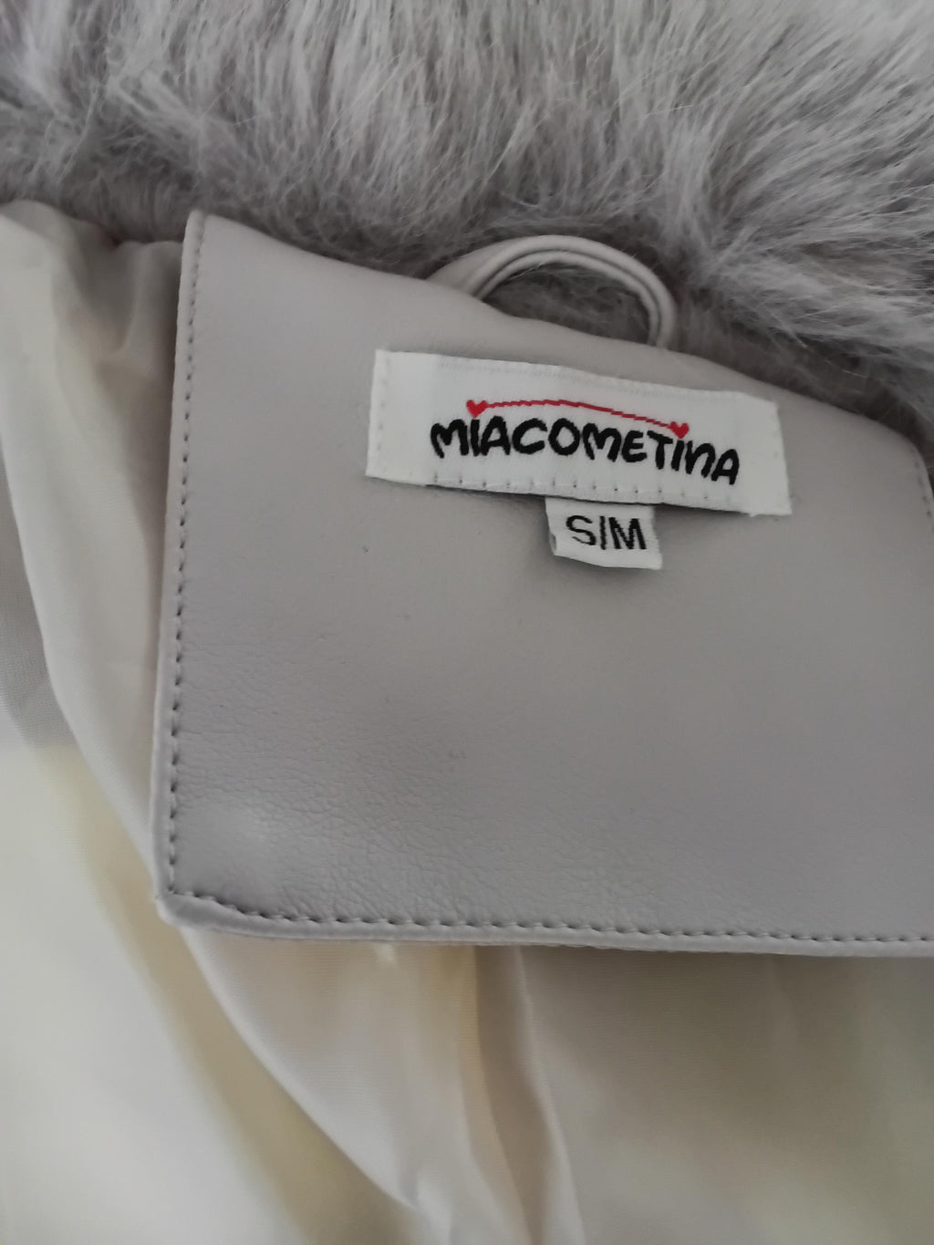Veste Vintage Fausse Fourrure Gris Perle — Style Années 2000 — Taille S/M