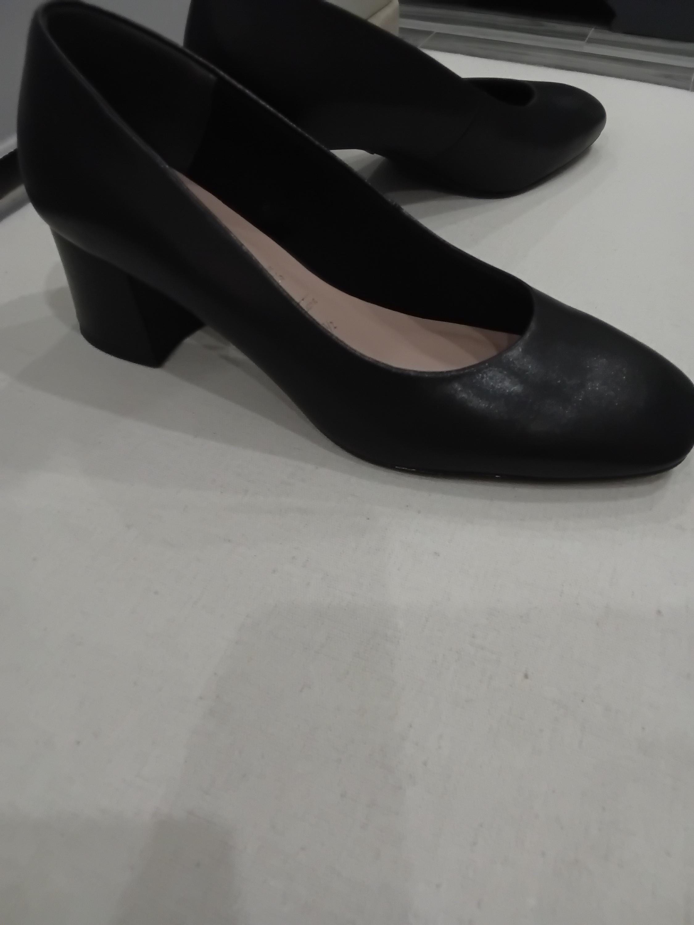 Vintage Escarpins cuir noir TAMARIS F1/2