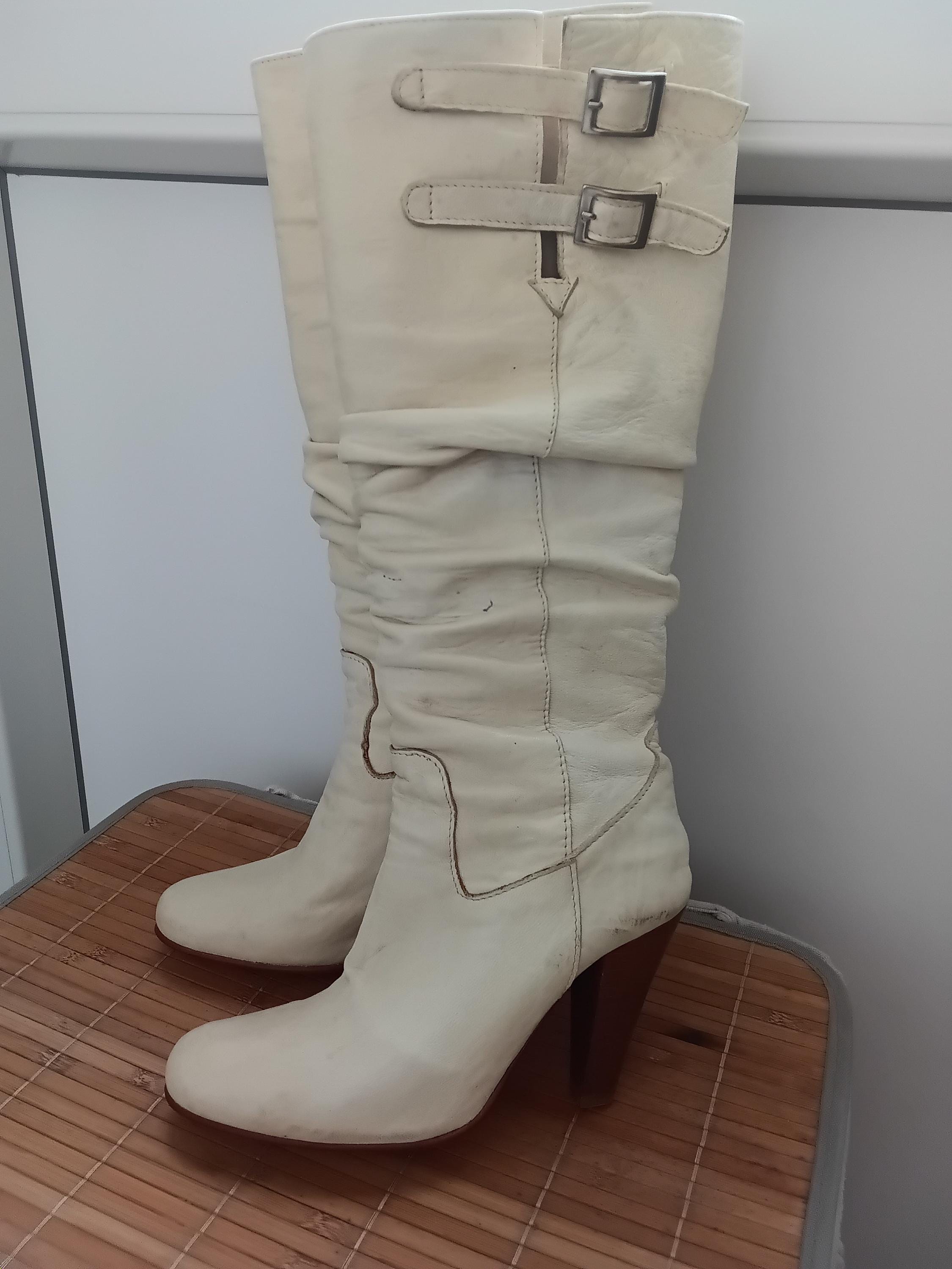 Vintage Bottes beiges claires en cuir souple de la marque Bianca