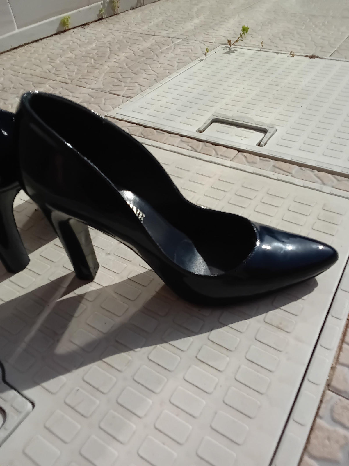 Escarpins vintage Madeleine en cuir verni — Noir, Bordeaux, Bleu Nuit