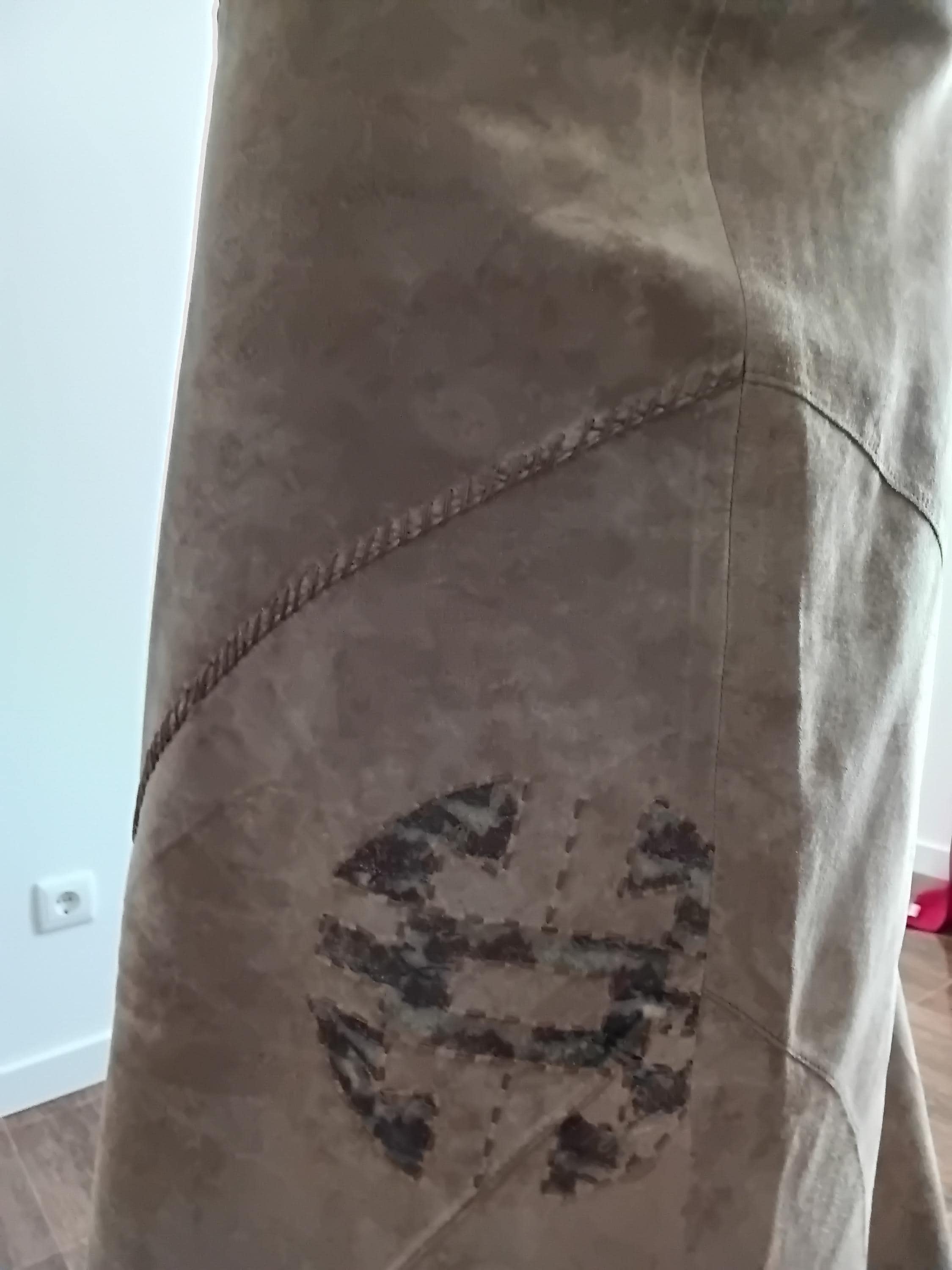 Vintage Jupe longue cuir velours beige à motifs — Taille 40 FR
