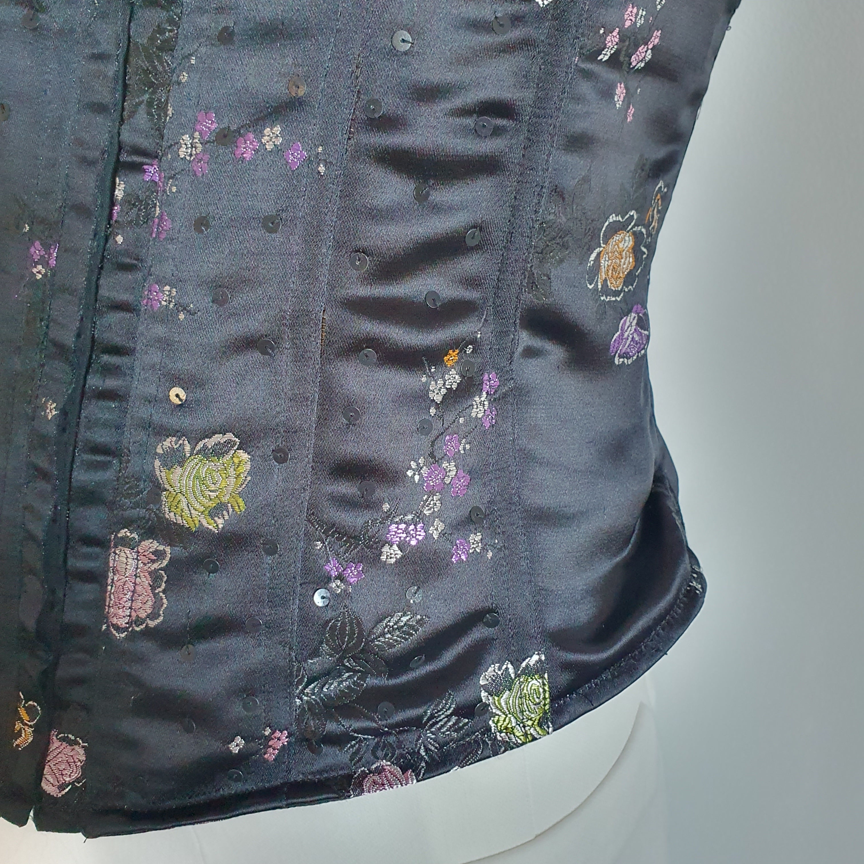 Bustier corset vintage noir brodé - étiquette composition