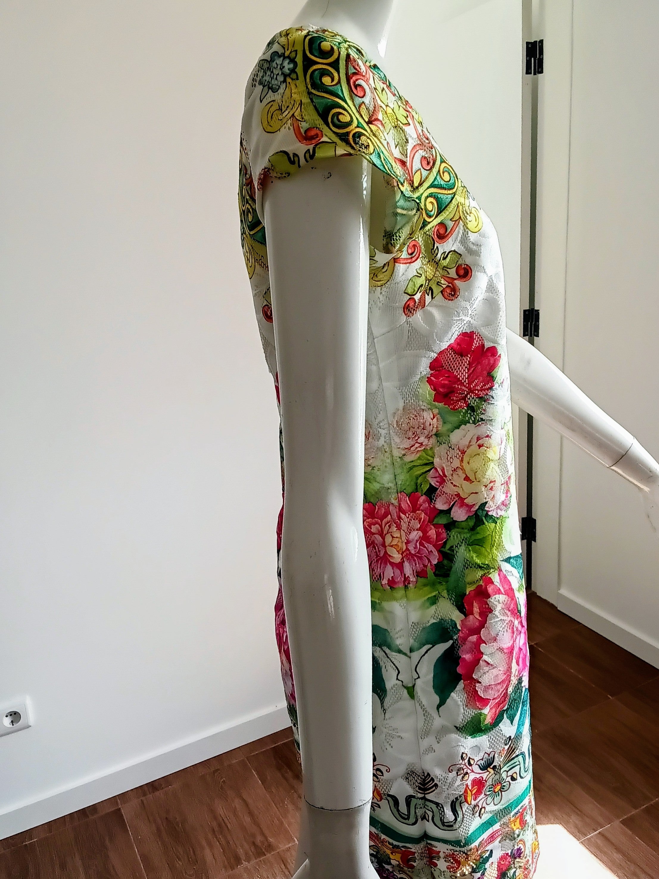 Robe Florale Orientale 101 Idées — Blanc & Fleurs Multicolores | Taille 36/38