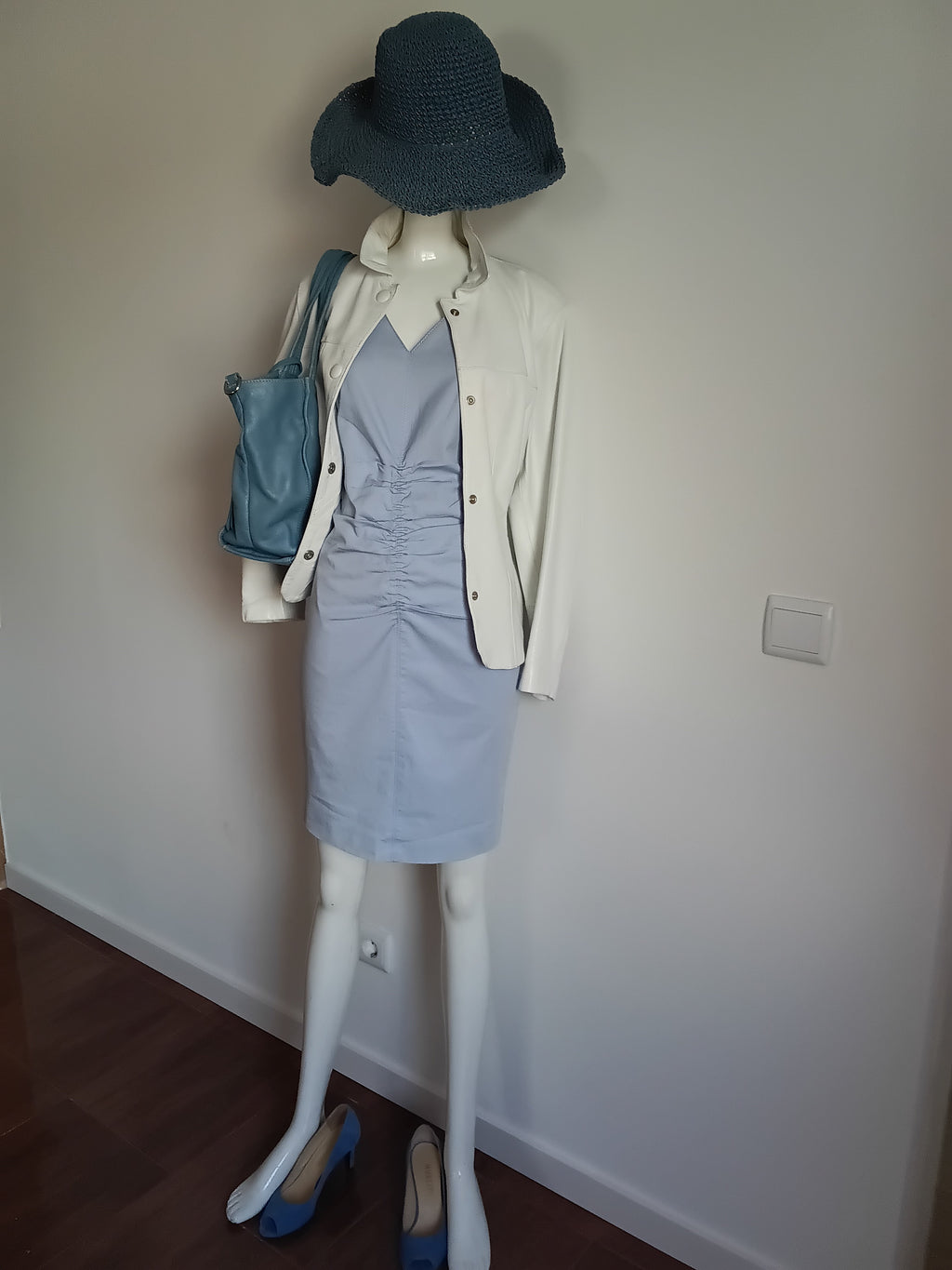 Robe Cocktail Bleu Clair – Madeleine