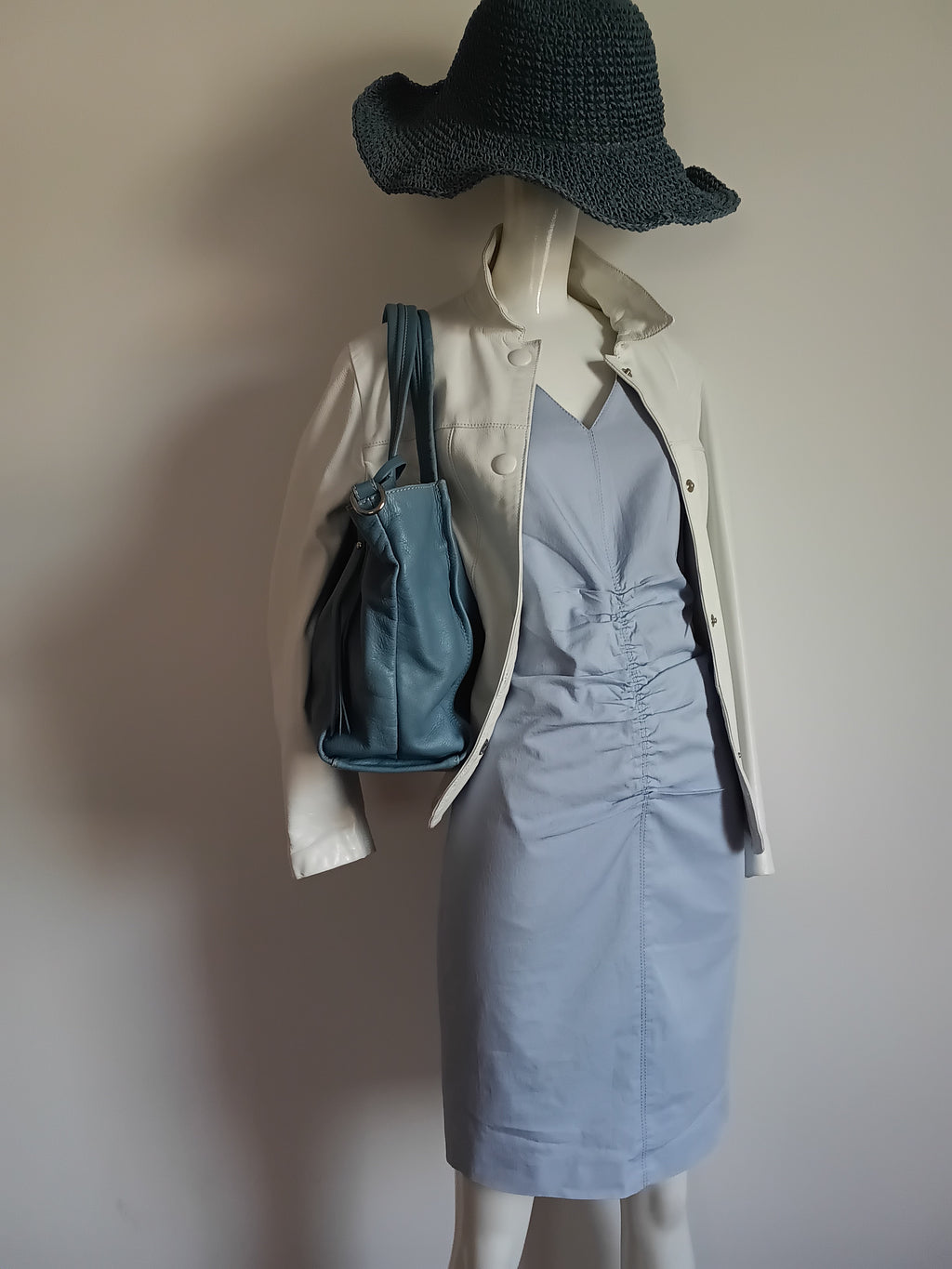 Robe Cocktail Bleu Clair – Madeleine