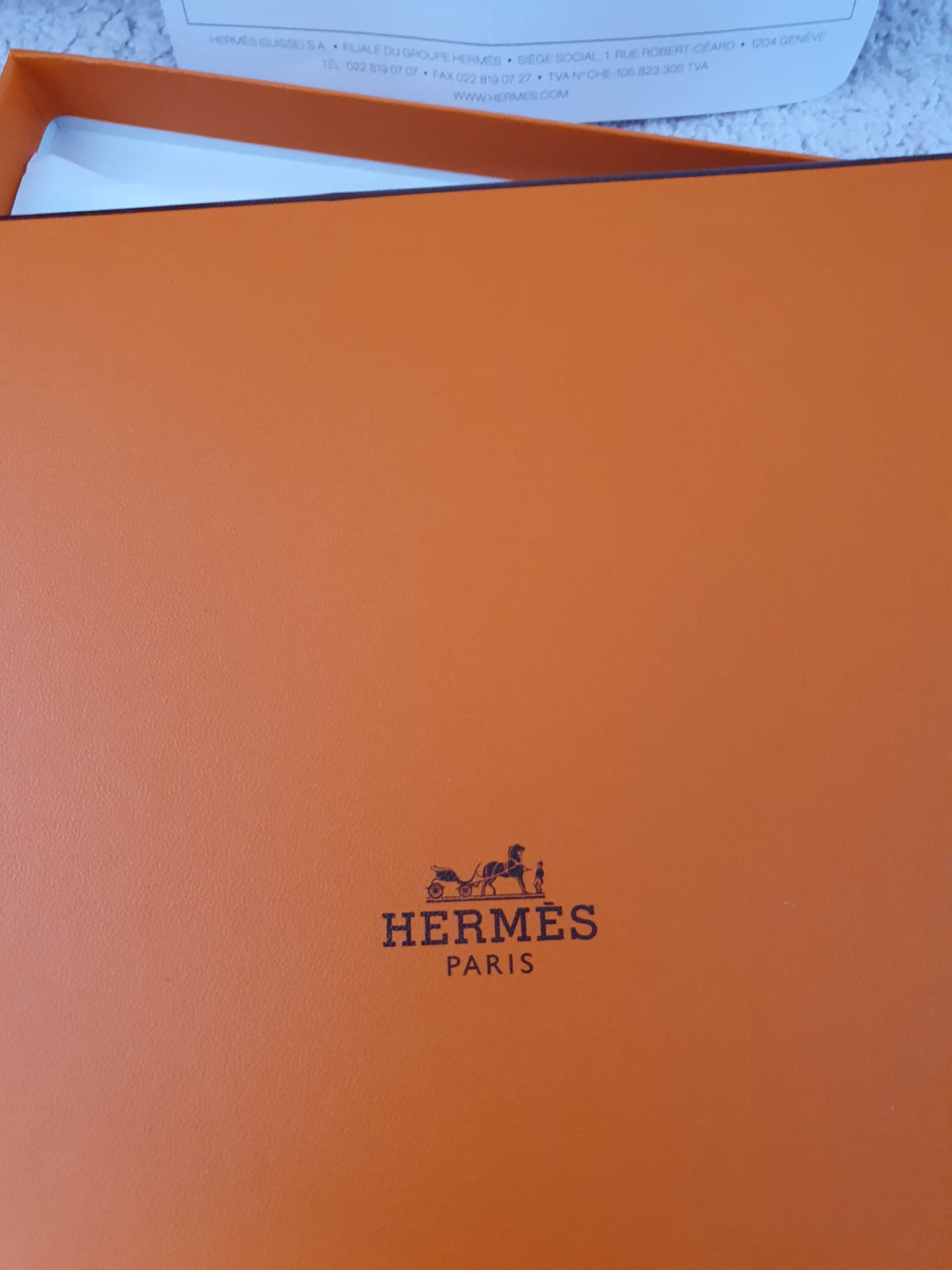 Carré Hermès "En Liberté" 90 x 90 cm — Soie Bleu Multicolore