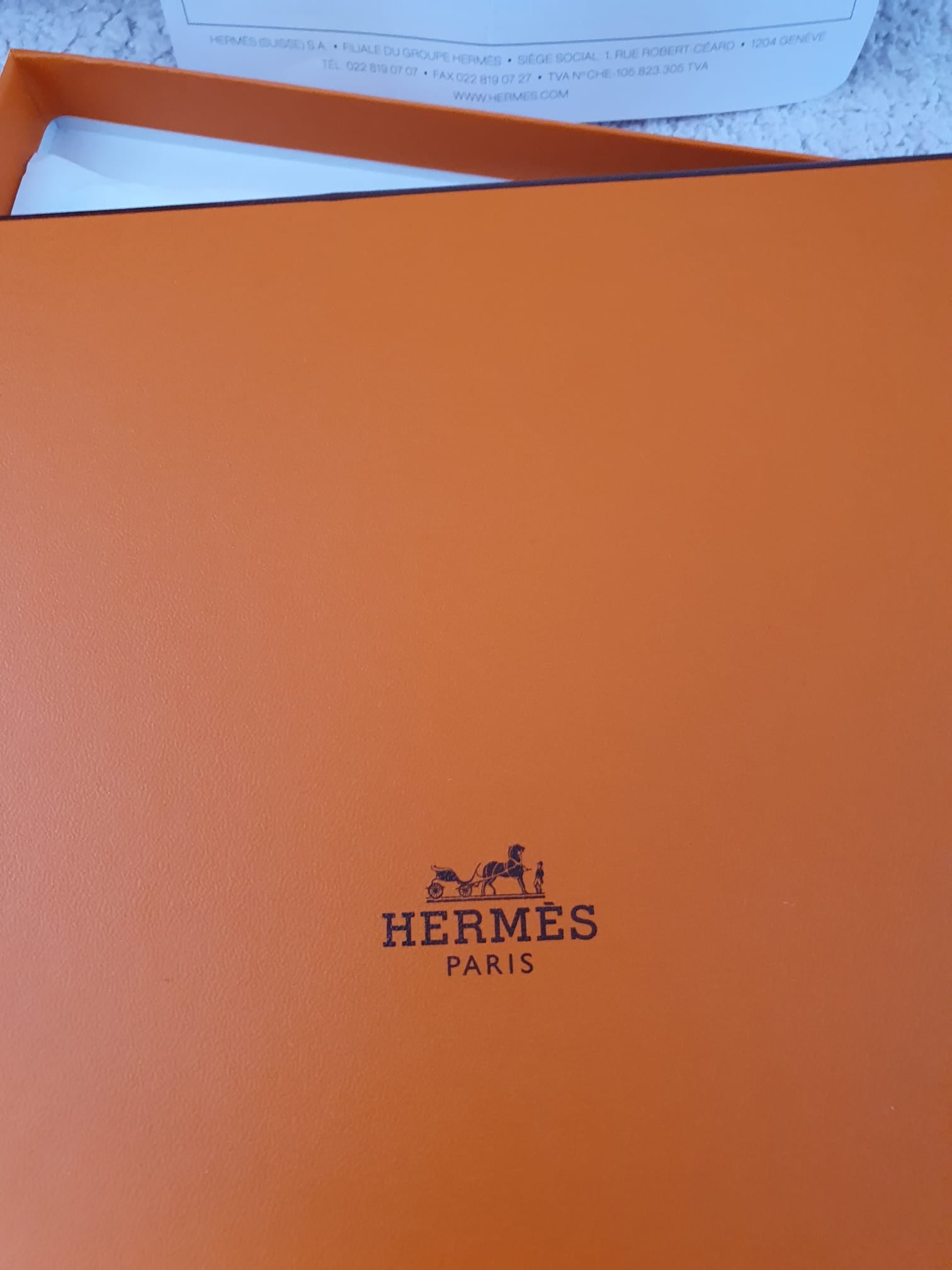Carré Hermès "En Liberté" 90 x 90 cm — Soie Bleu Multicolore