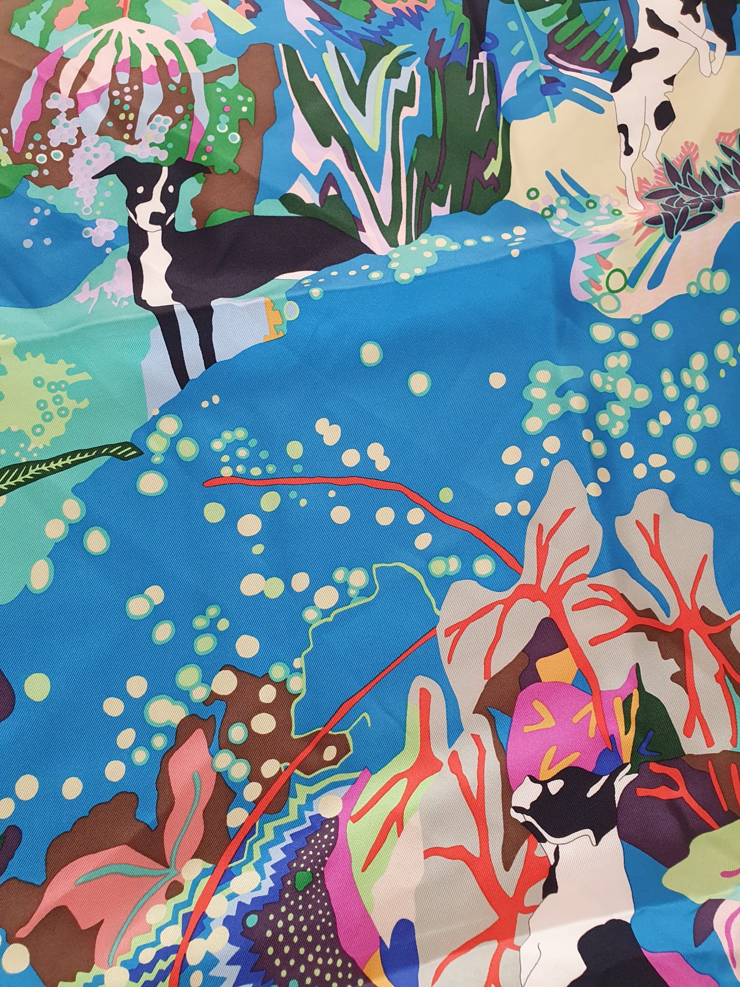 Carré Hermès "En Liberté" 90 x 90 cm — Soie Bleu Multicolore