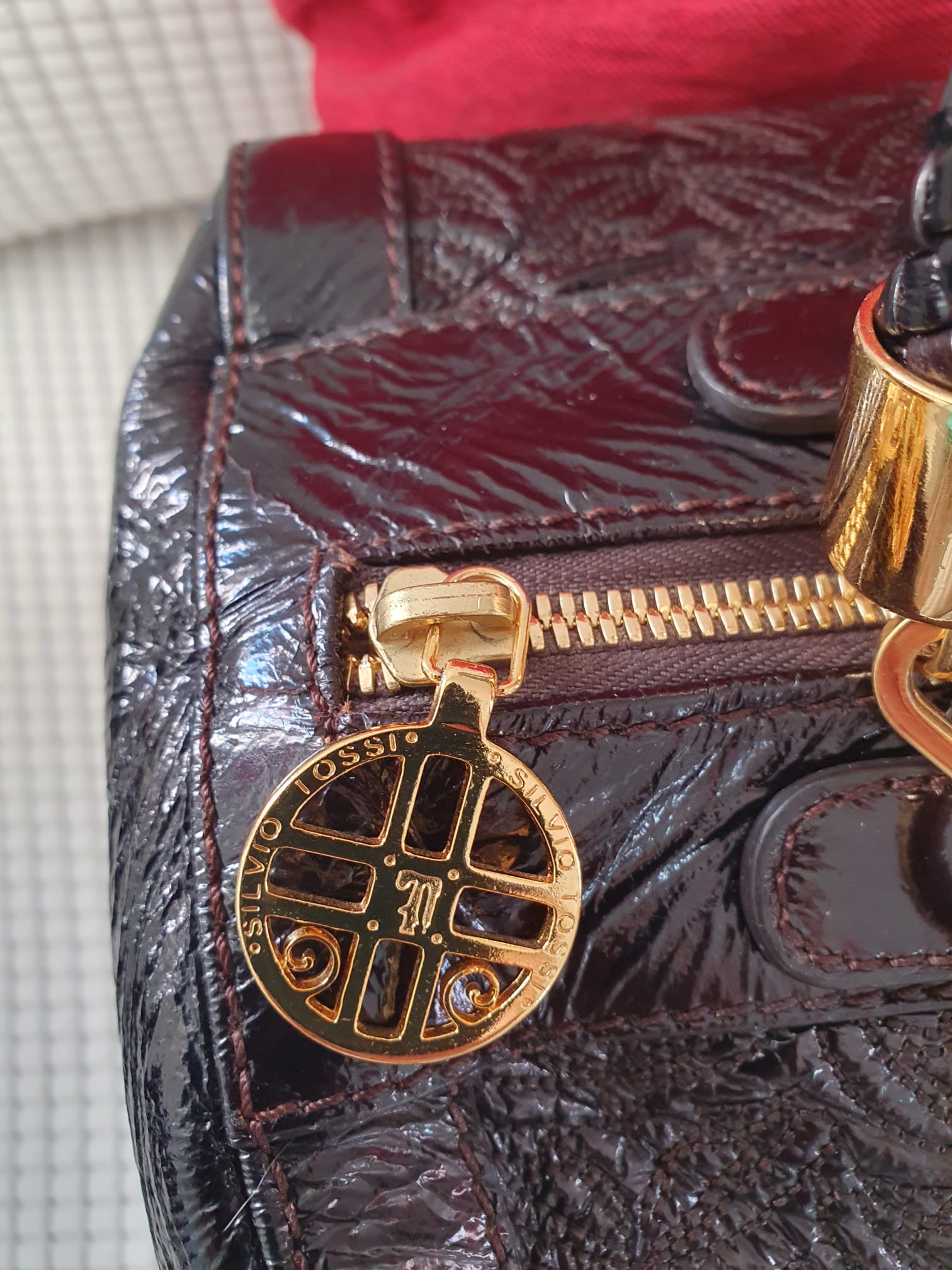 Sac Bowling Silvio Tossi — Marque Suisse, Savoir-Faire Artisanal Italien — Cuir Embossé Marron Foncé