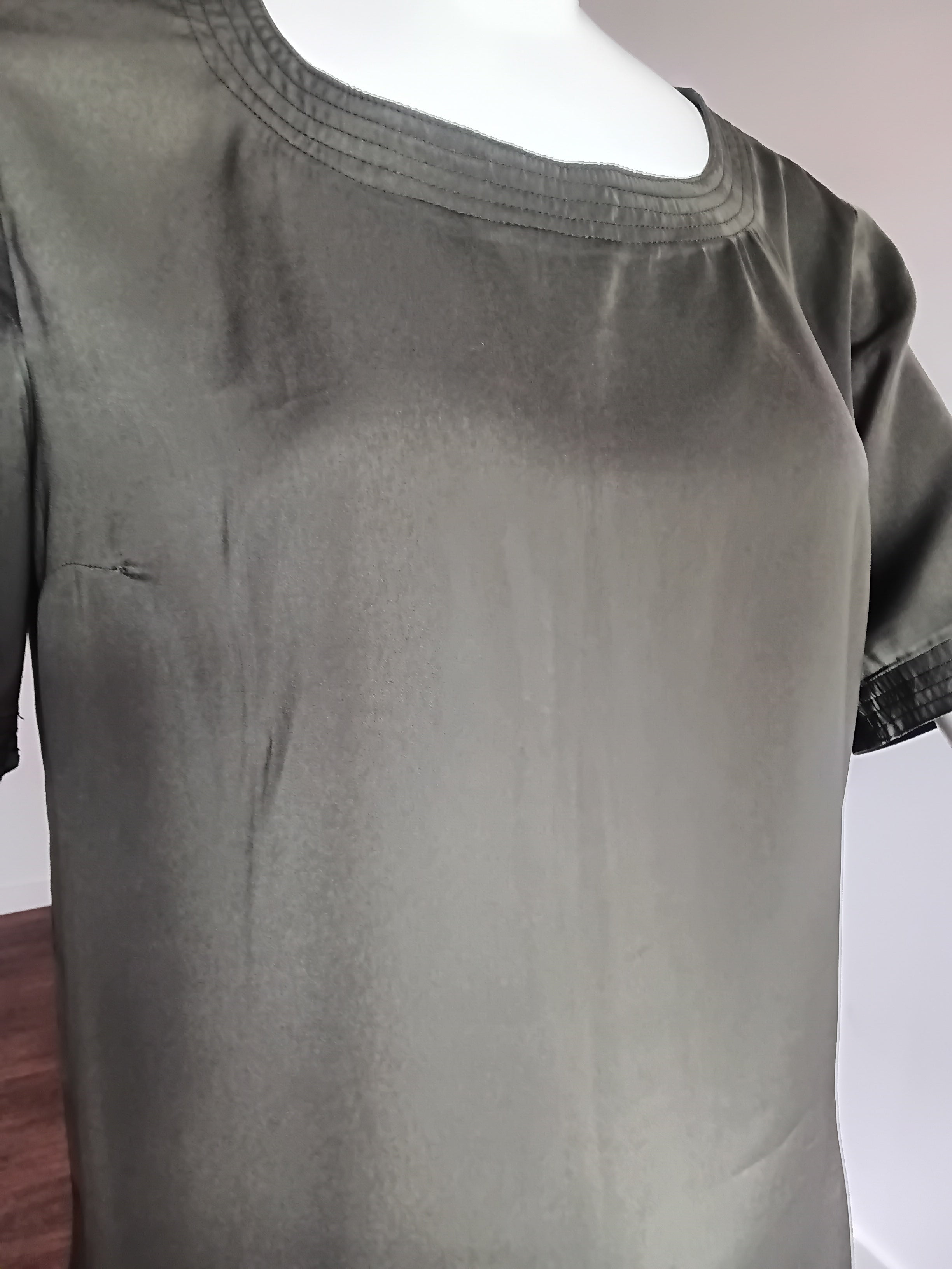 Tunique Alba Moda — Vert Kaki Satiné | Polyester Luxe | Taille 36