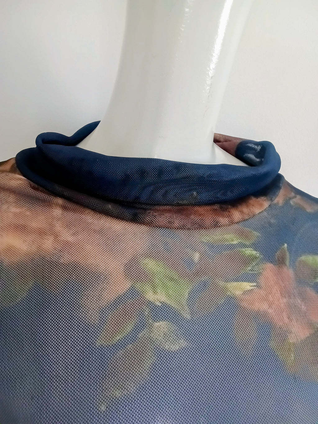 Top Manches Longues en Voile — Bleu Nuit à Motifs Botaniques — Vintage Italie Années 90