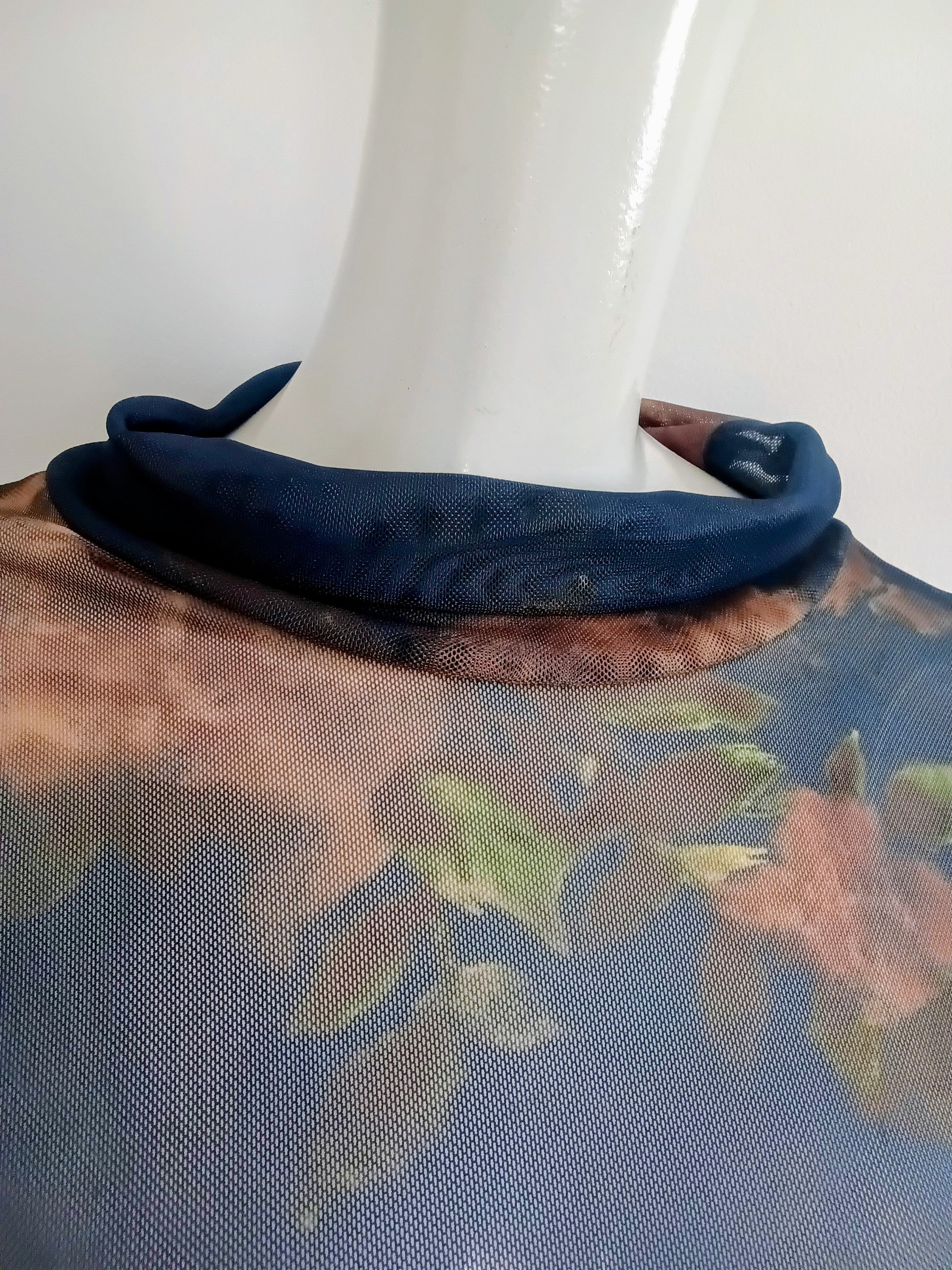 Top Manches Longues en Voile — Bleu Nuit à Motifs Botaniques — Vintage Italie Années 90