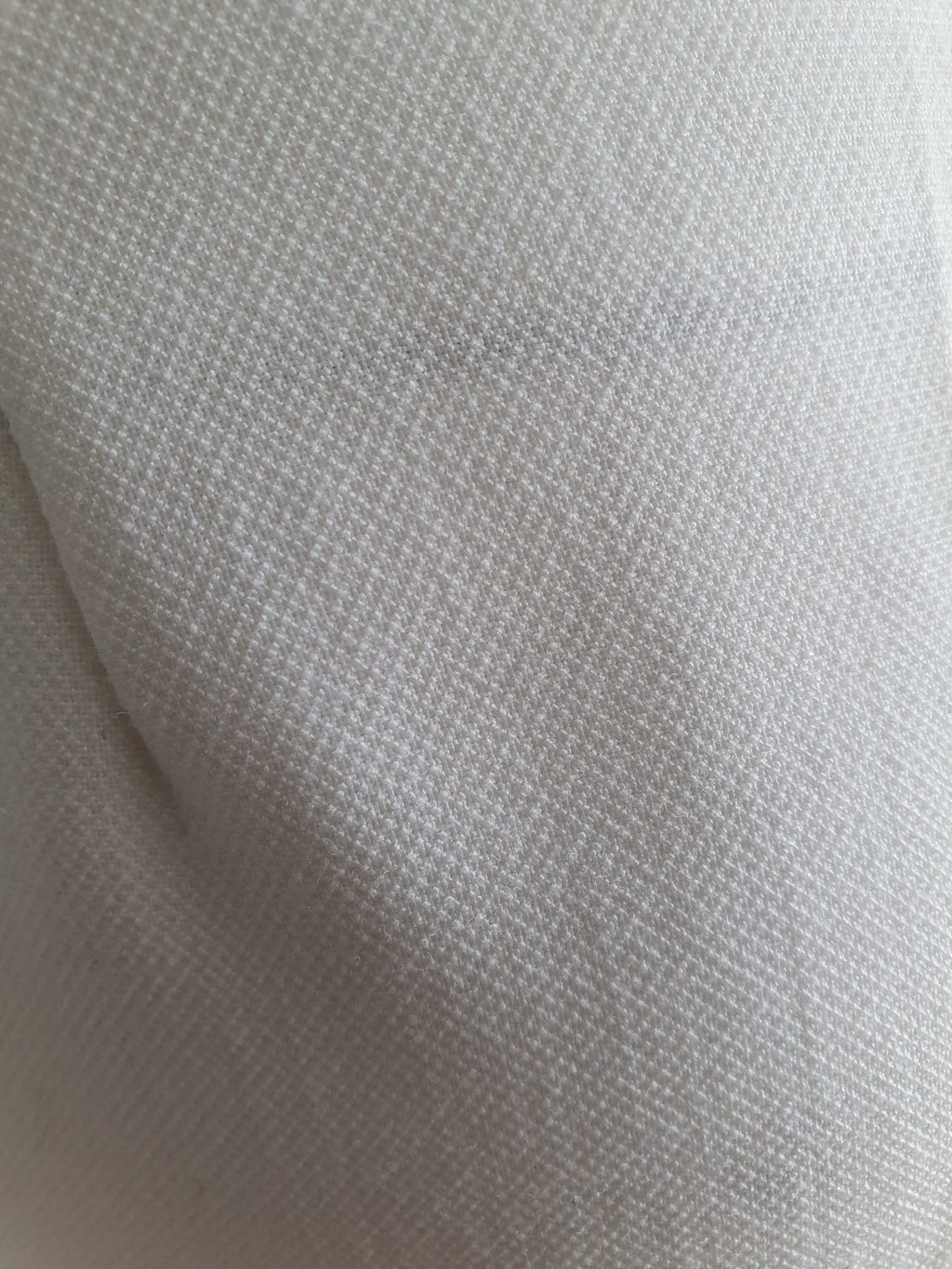 Pantalon palazzo blanc - vue bas de jambe et tombant