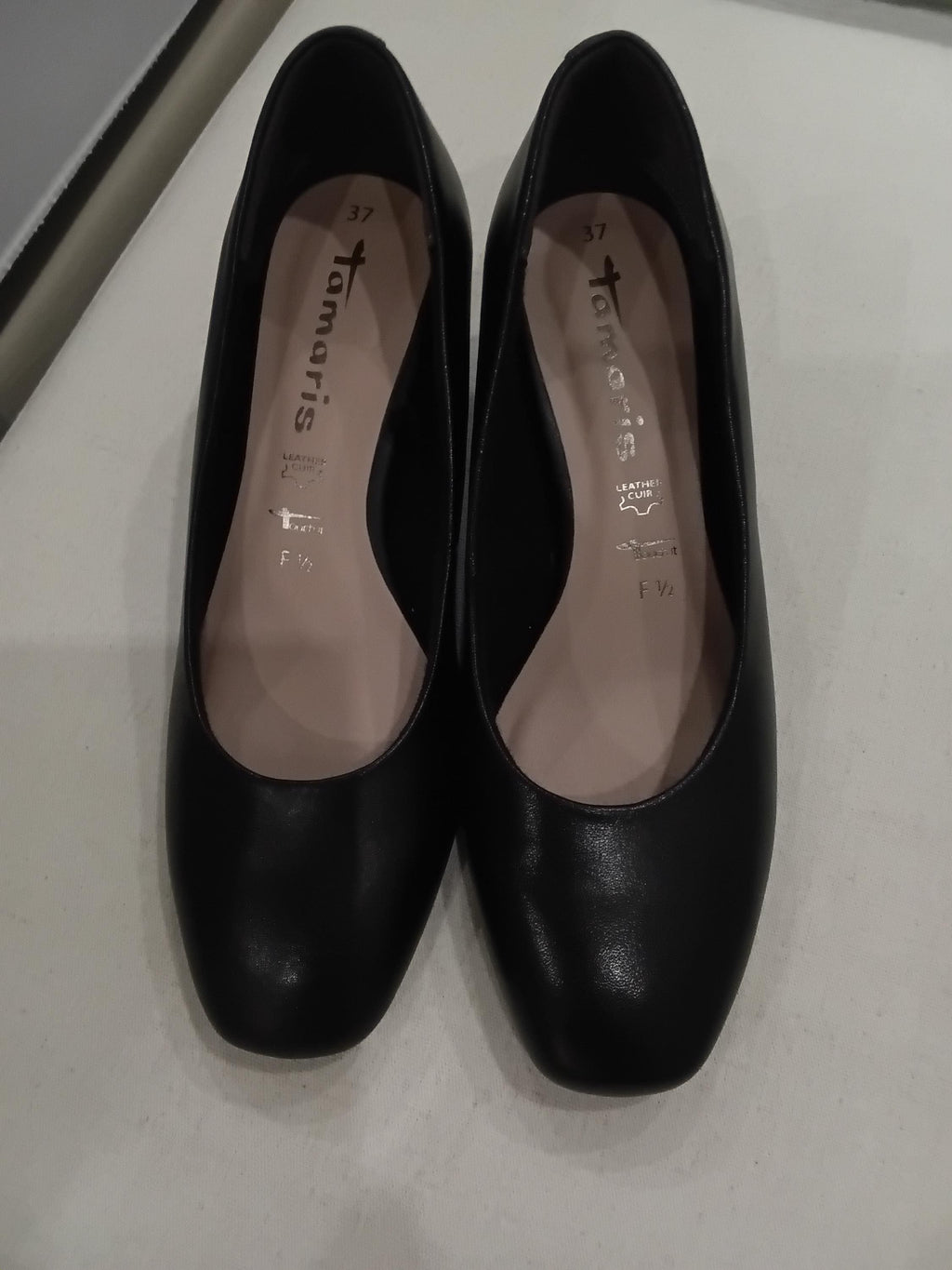 Vintage Escarpins cuir noir TAMARIS F1/2