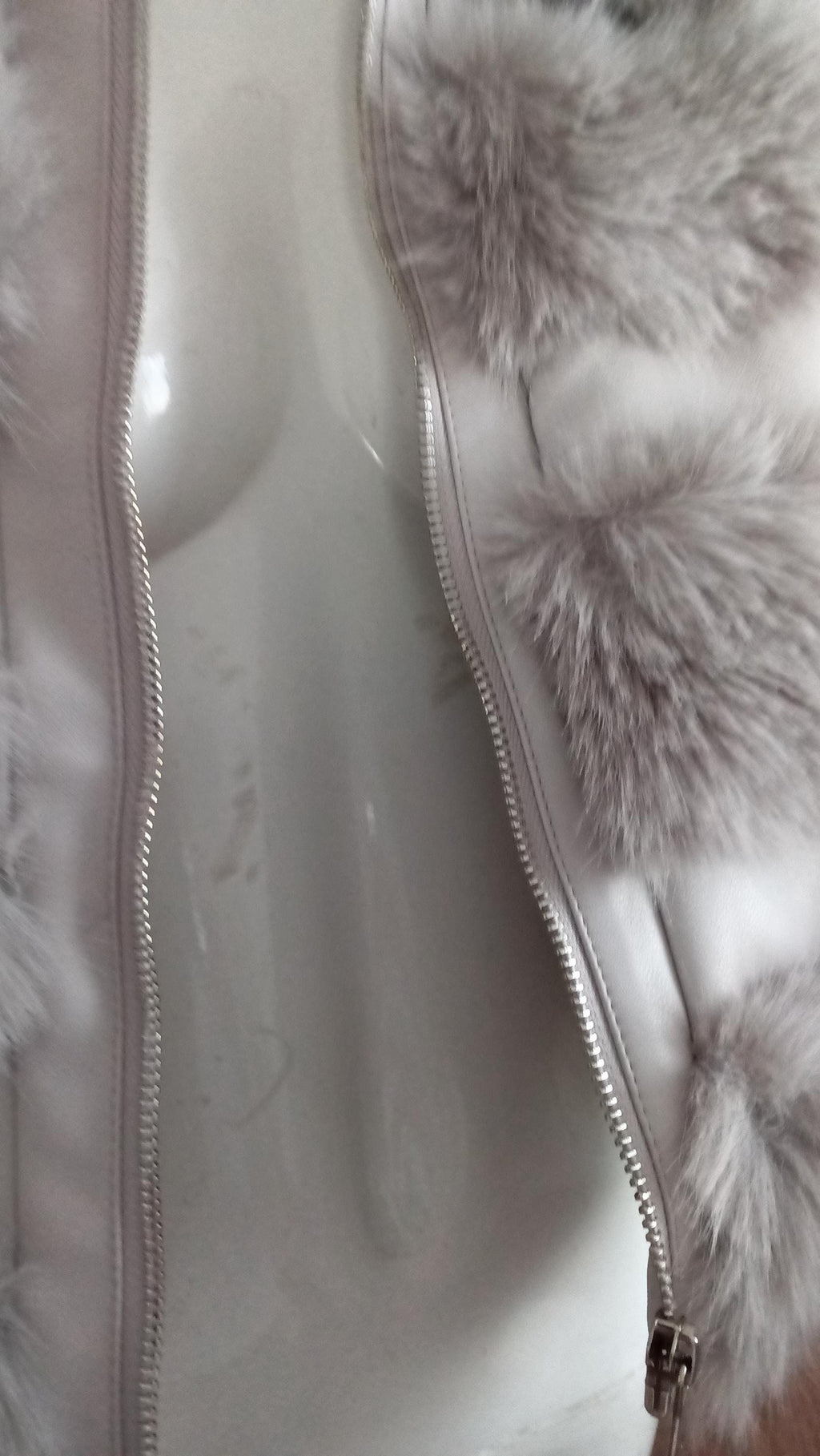 Veste Vintage Fausse Fourrure Gris Perle — Style Années 2000 — Taille S/M