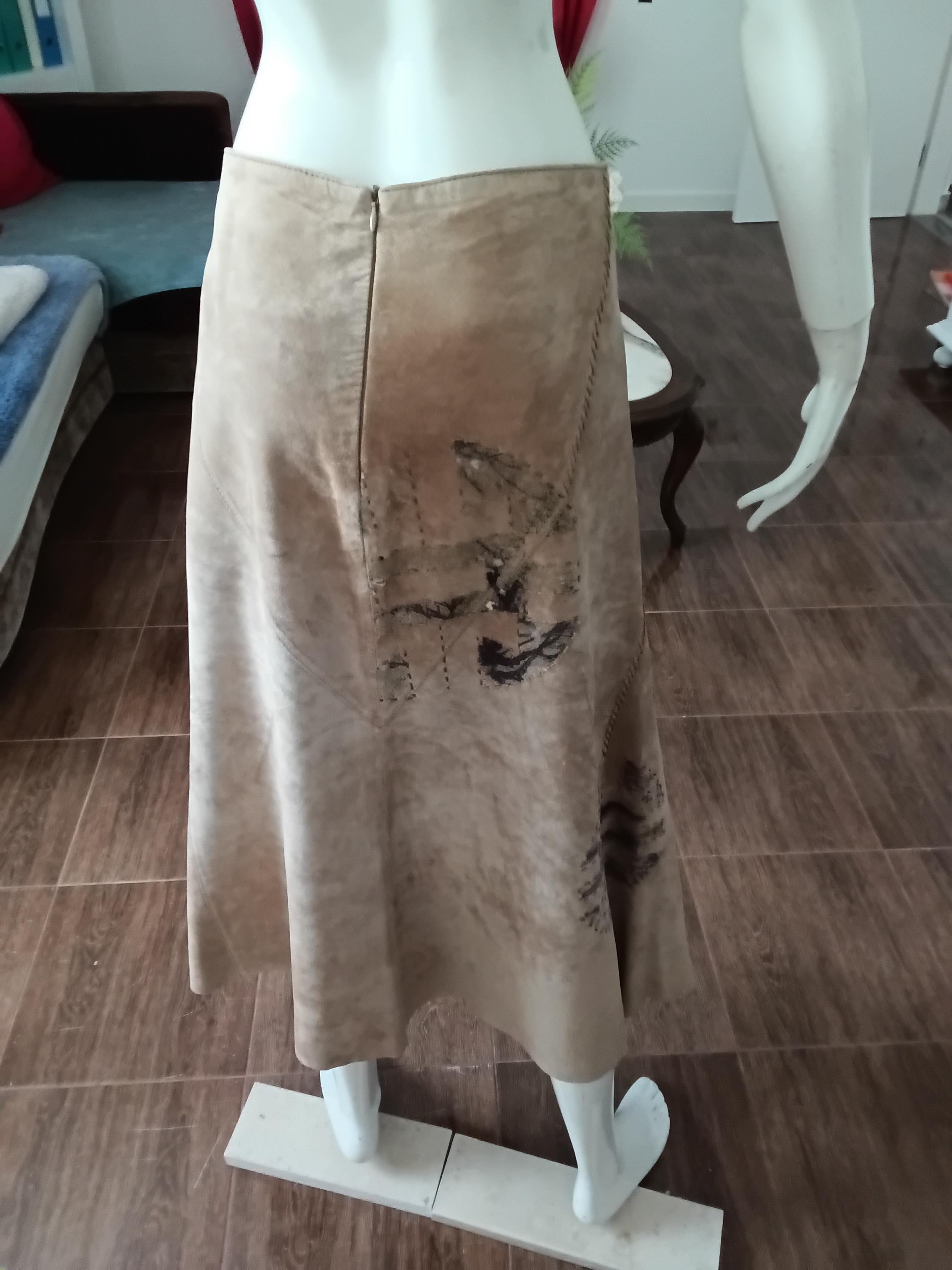 Vintage Jupe longue cuir velours beige à motifs — Taille 40 FR