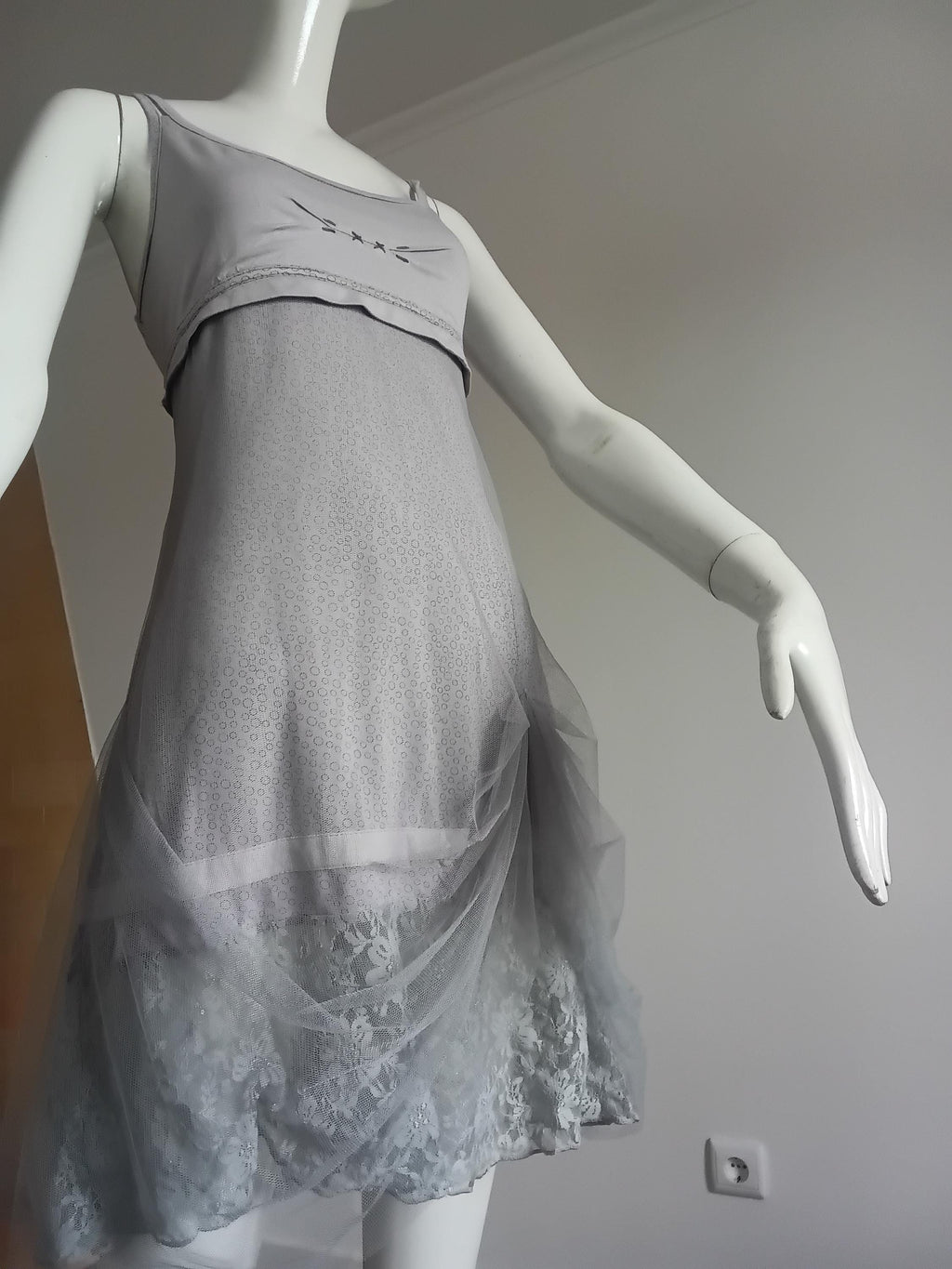 Robe Vintage Années 2000 Rayonne & Tulle Gris — Style Soirée — Taille M