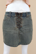 Mini jupe denim lacets fond beige