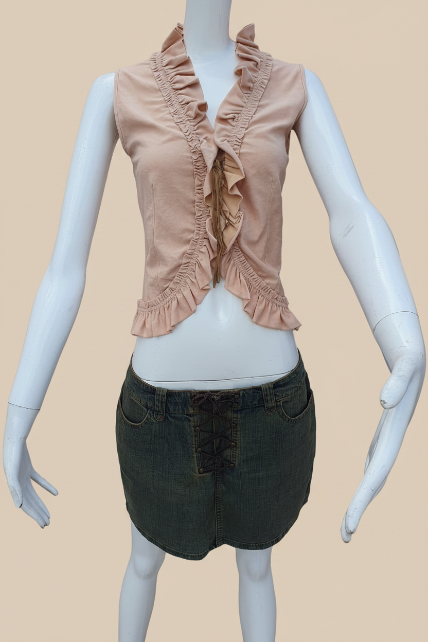 Top volants rose poudré fond beige